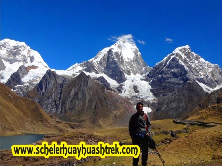 Laguna Carhuacocha Huayhuash FOTO: Cristian Marin